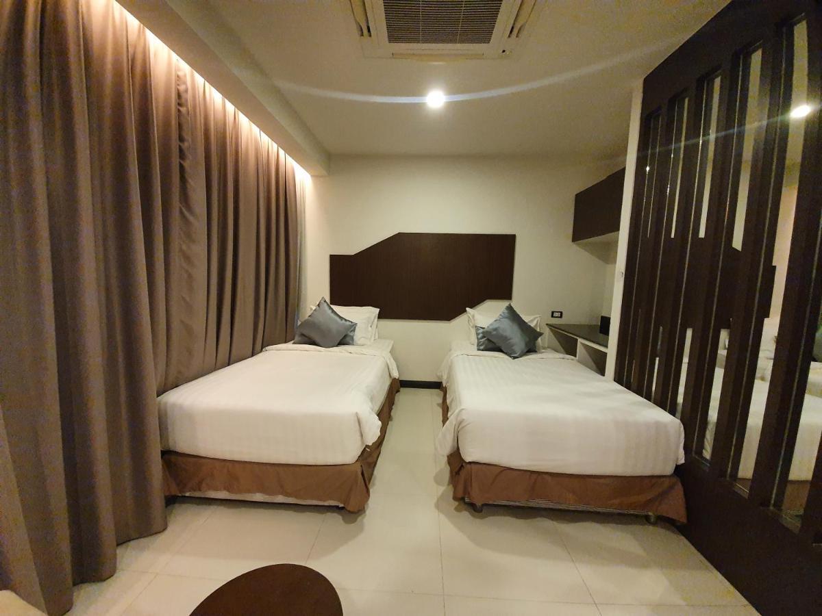 42C The Chic Hotel Nakhon Sawan Exterior photo