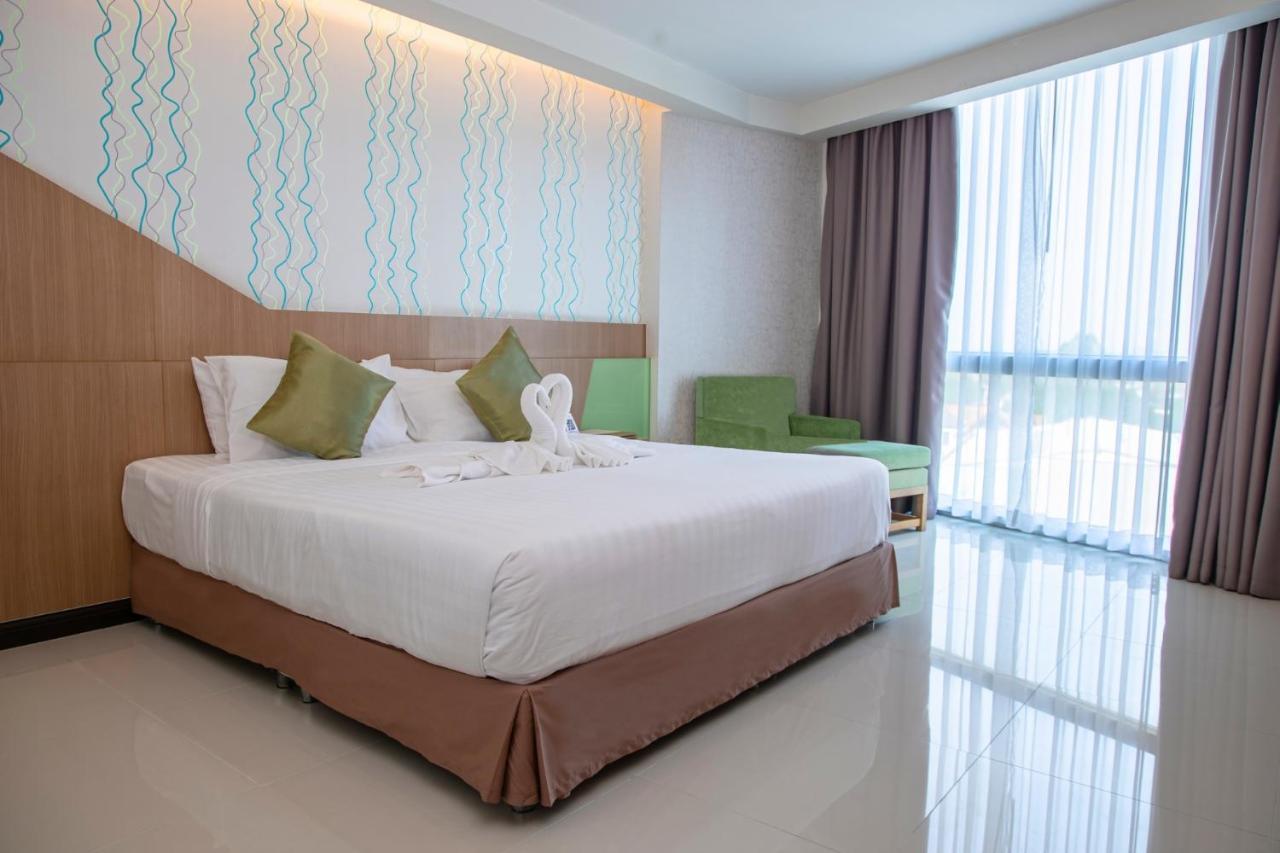 42C The Chic Hotel Nakhon Sawan Exterior photo