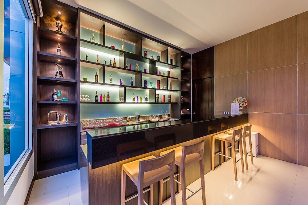 42C The Chic Hotel Nakhon Sawan Exterior photo