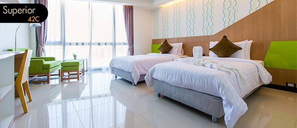 42C The Chic Hotel Nakhon Sawan Exterior photo