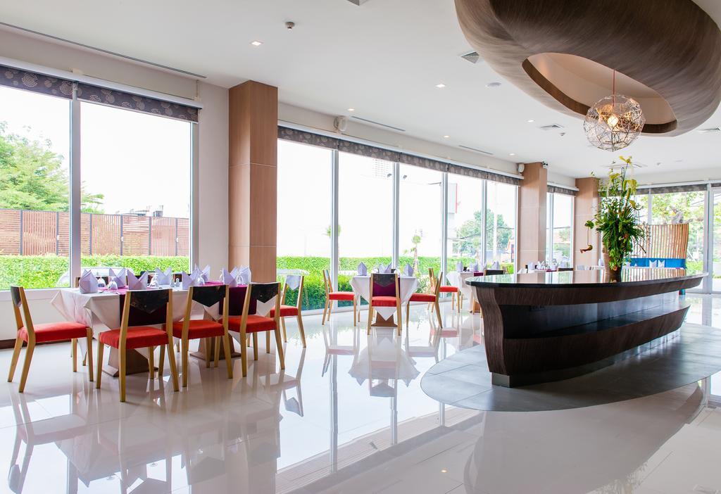 42C The Chic Hotel Nakhon Sawan Exterior photo