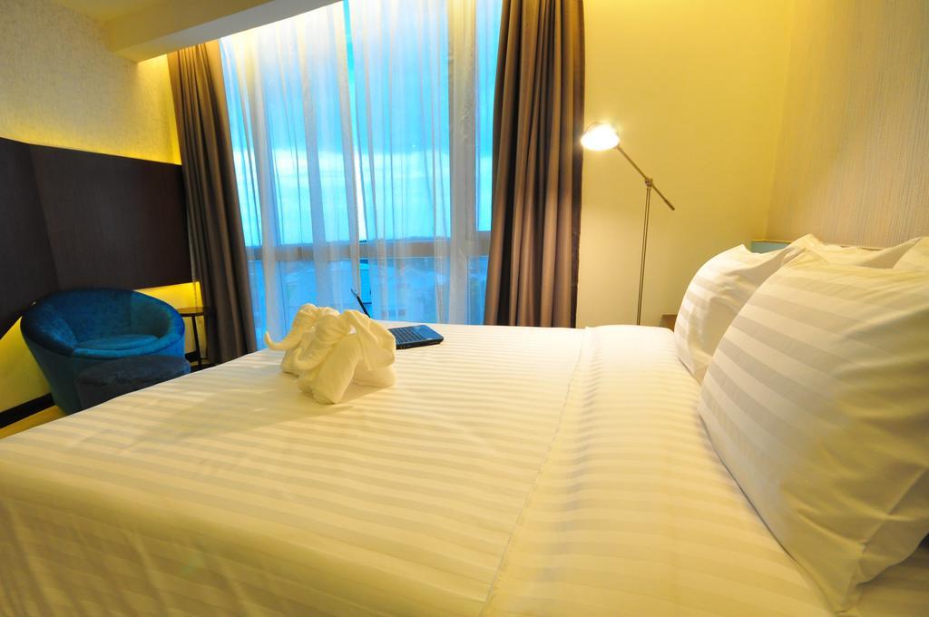 42C The Chic Hotel Nakhon Sawan Room photo