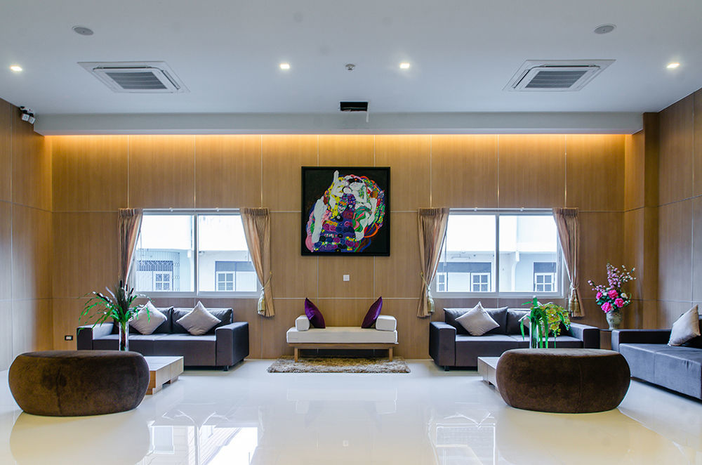 42C The Chic Hotel Nakhon Sawan Exterior photo