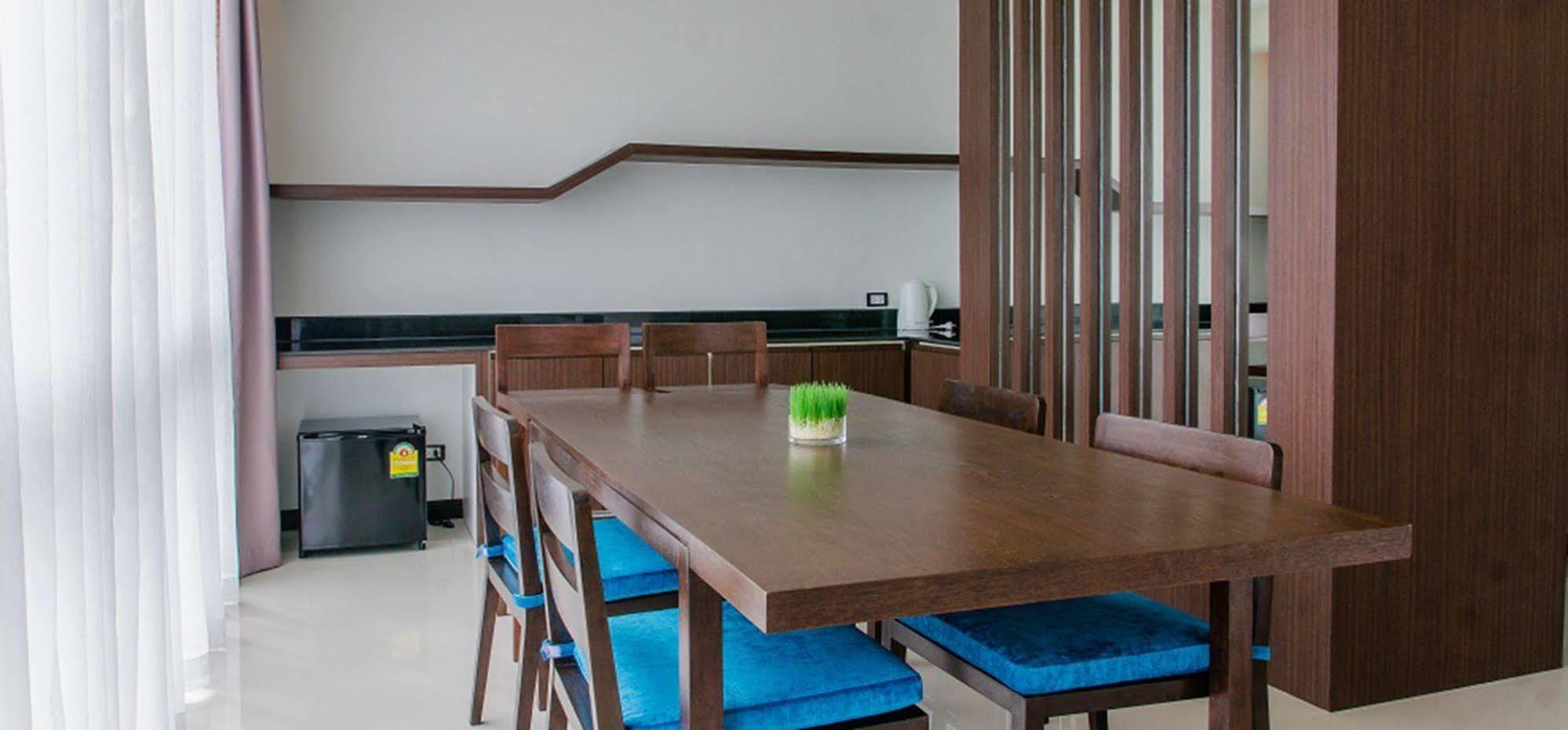 42C The Chic Hotel Nakhon Sawan Exterior photo